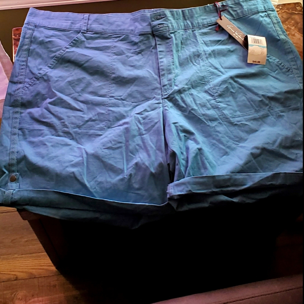 Brand New Gloria Vanderbilt Steele Blue Shorts